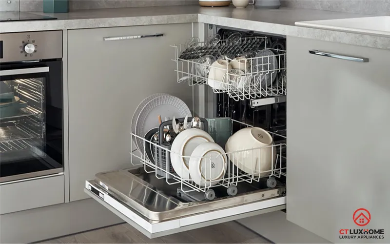 Máy rửa bát chiếm không gian đáng kể trong nhà bếp