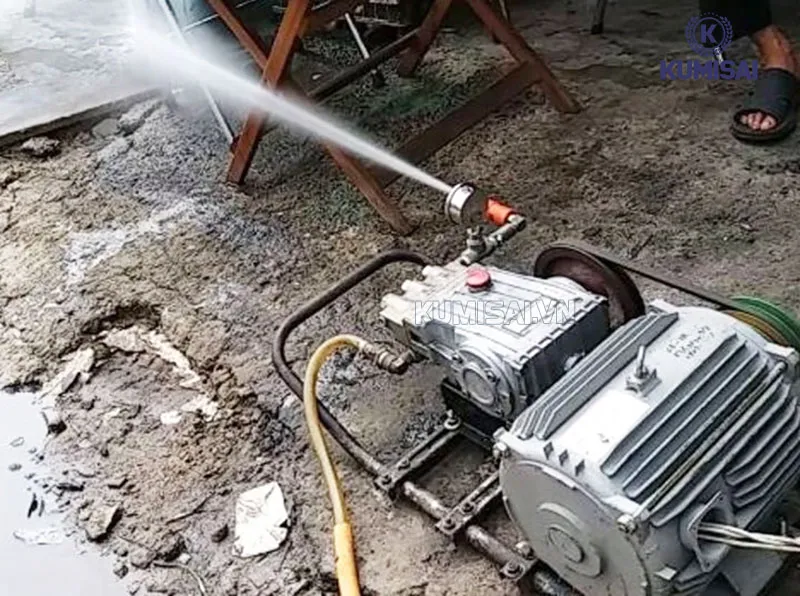 Thử máy rửa xe dây đai cũ thực tế để kiểm tra độ ổn định của motor