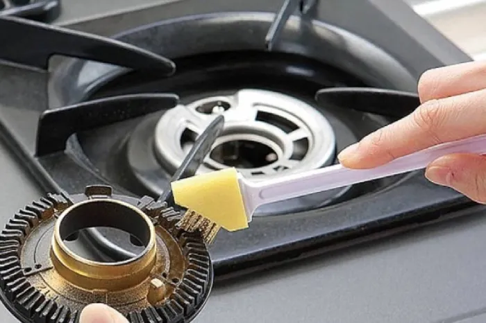 Cấu tạo phức tạp của bếp ga khiến việc làm sạch trở nên khó khăn