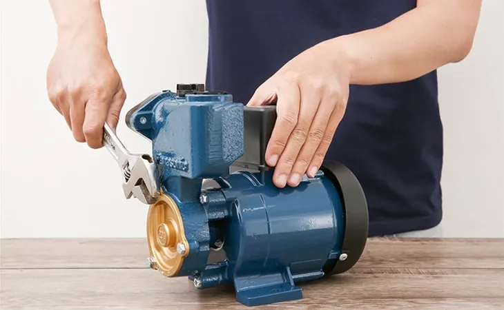 Bơm tăng áp yếu hoặc hỏng ảnh hưởng nghiêm trọng đến lưu lượng nước