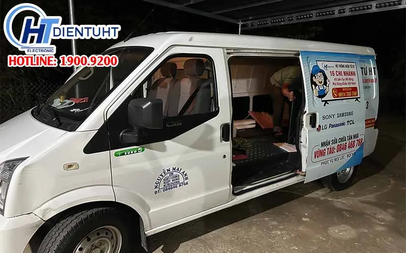 Xe vận chuyển tivi chuyên dụng hỗ trợ khách hàng thay màn hình nhanh chóng