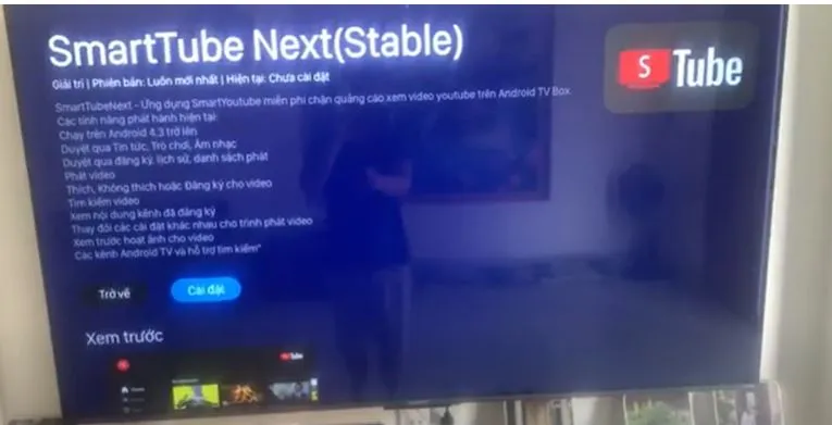 Nhấn nút cài đặt để hệ thống tự động tải và giải nén ứng dụng lên tivi