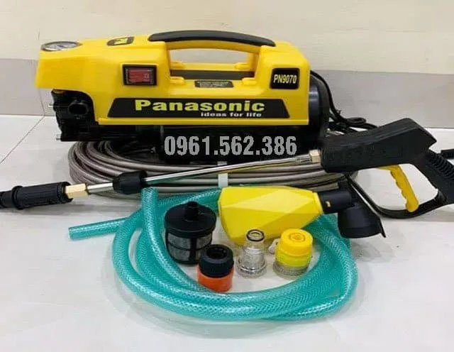 Máy rửa xe Panasonic với đồng hồ hiển thị áp lực